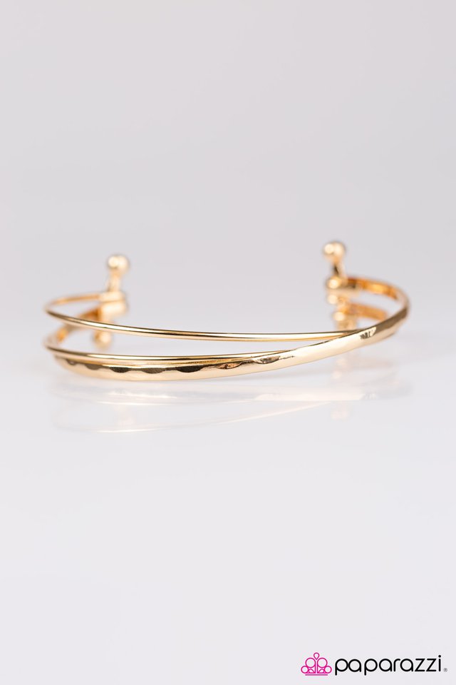 Paparazzi ♥ Urban Goddess - Gold ♥ Bracelet