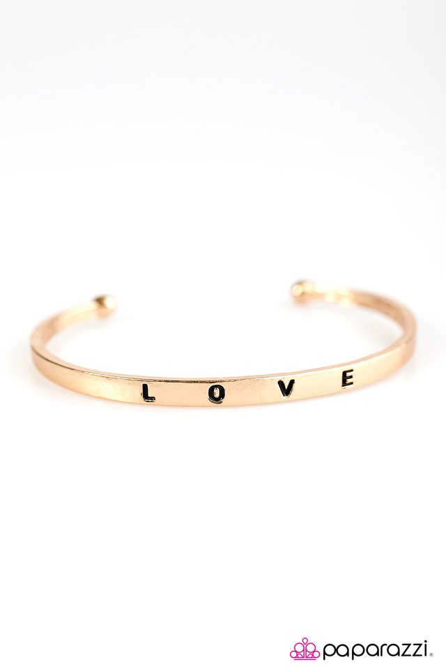 Paparazzi ♥ Love to Love - Gold ♥ Bracelet