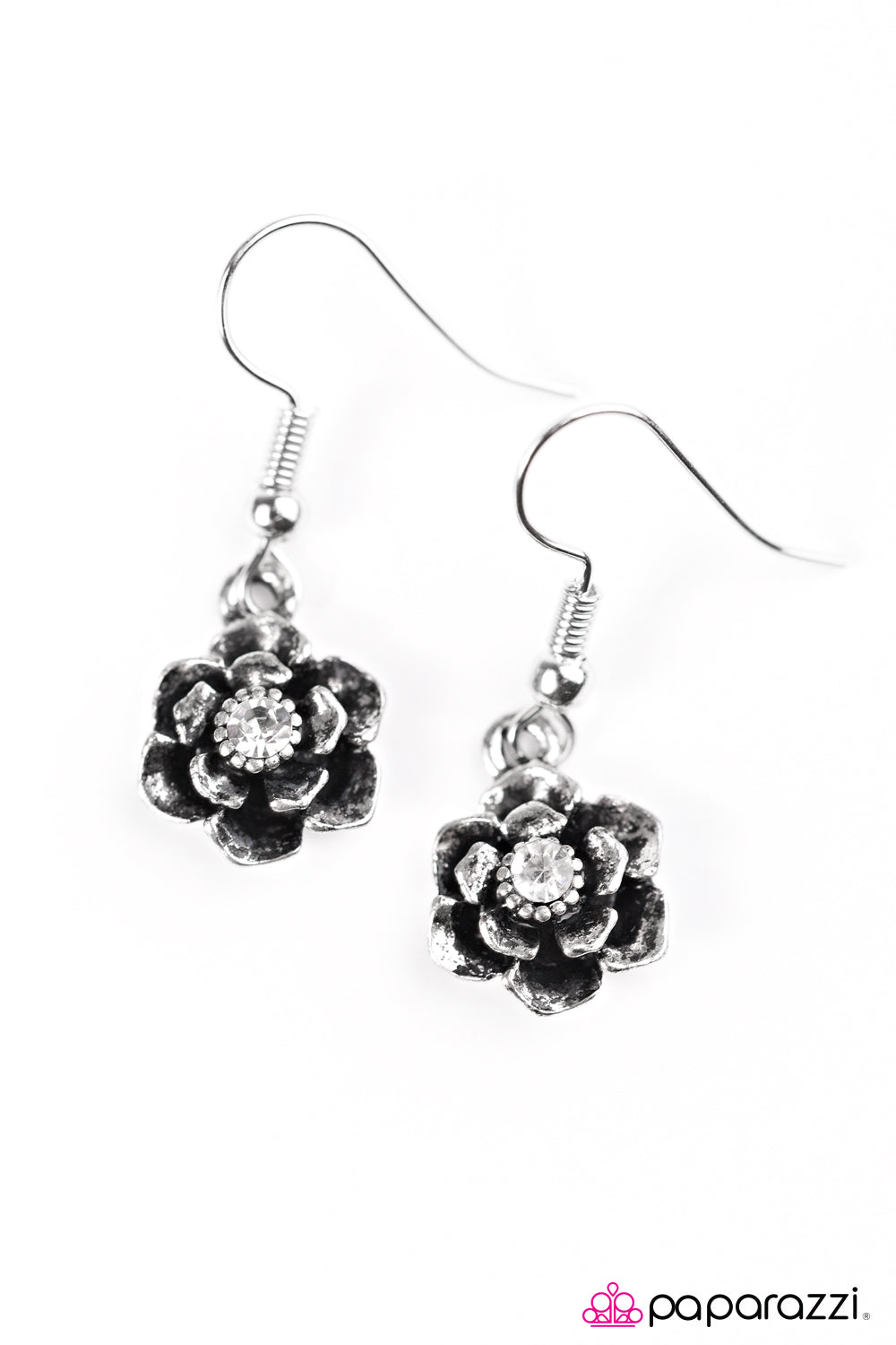 Paparazzi ♥ Where The Flowers Bloom - White ♥ Earrings