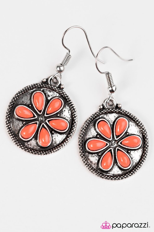 Paparazzi ♥ Bet Your Bottom SAND-Dollar - Orange ♥ Earrings