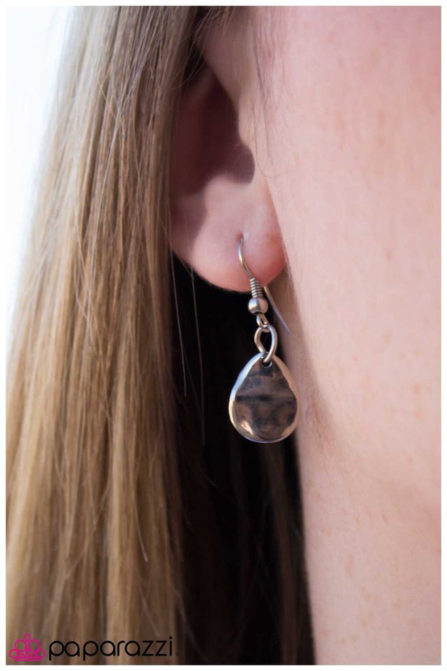 Paparazzi ♥ Drops in the Ocean - Blue ♥ Necklace