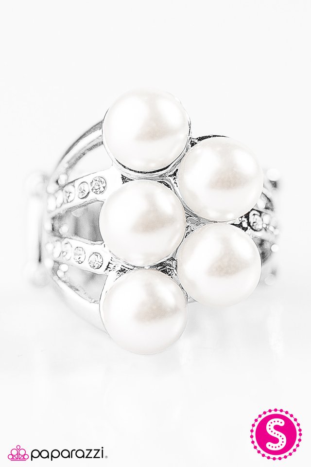 Paparazzi ♥ Can You Keep A SEA-cret? - White ♥ Ring