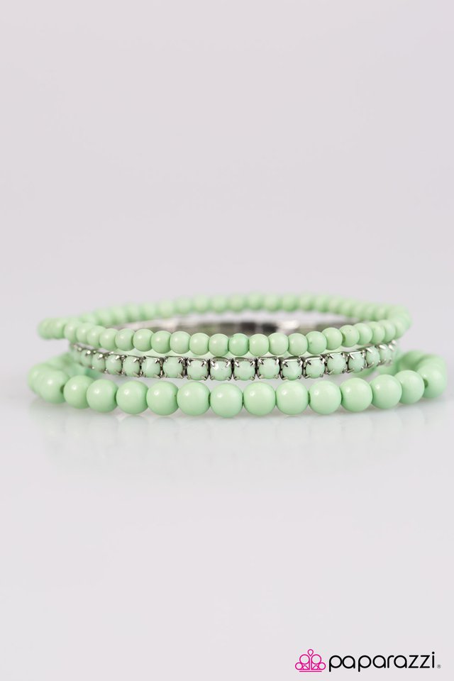 Paparazzi ♥ Pretty and Prim - Green ♥ Bracelet