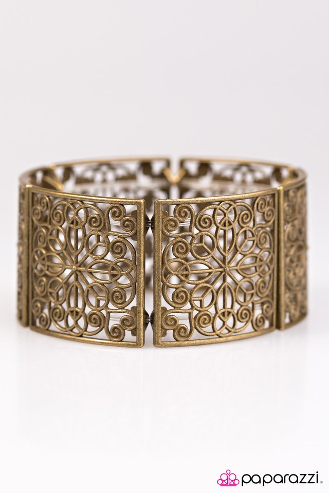 Paparazzi ♥ The Price Of FRAME - Brass ♥ Bracelet