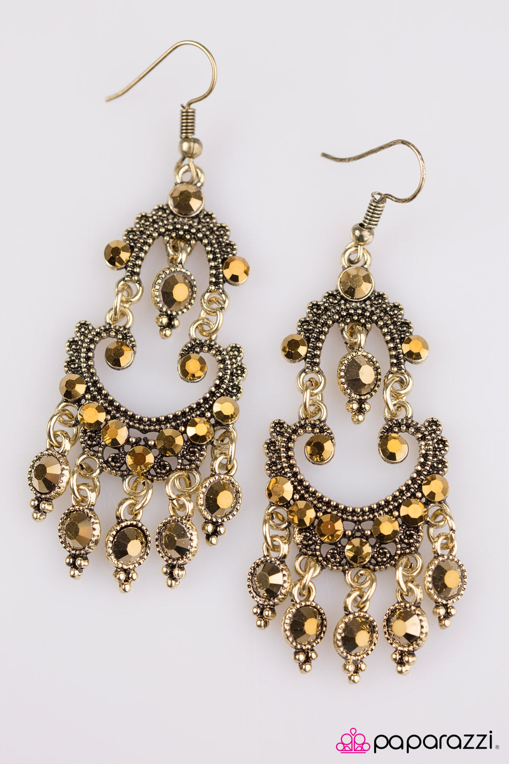 Paparazzi ♥ Stolen Hearts - Brass ♥ Earrings