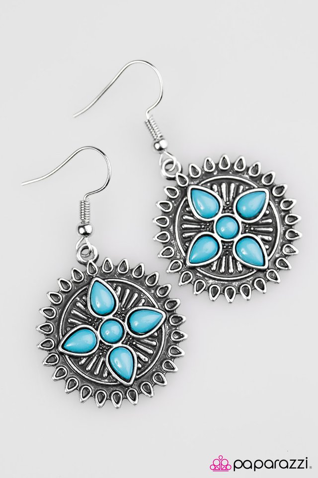 Paparazzi ♥ Wind Direction - Blue ♥ Earrings
