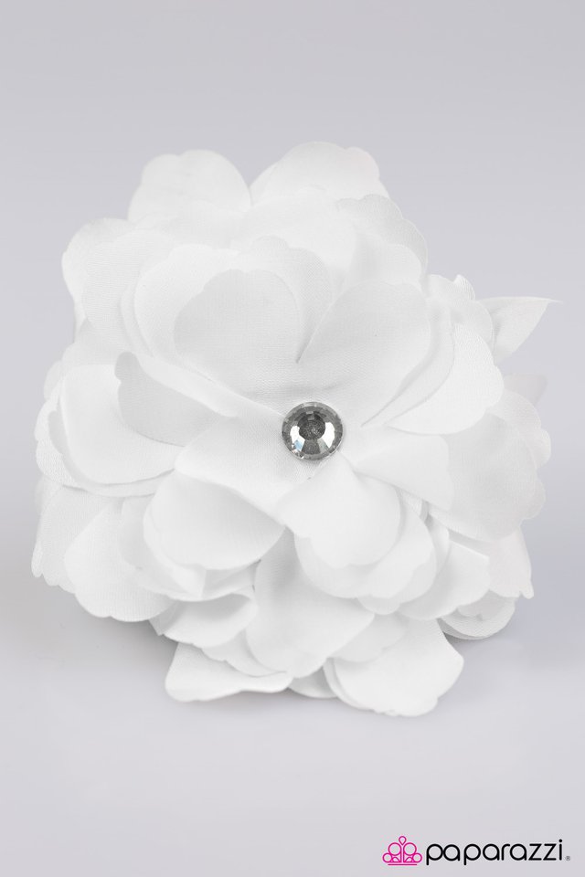 Paparazzi ♥ Lets Get This Tea Party Started! ♥ Hair Clip