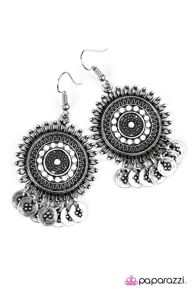 Paparazzi ♥ Sonoran Sunshine - White ♥ Earrings