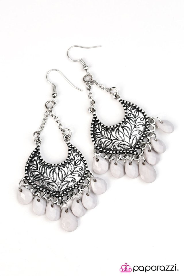 Paparazzi ♥ Summer Catch - Silver ♥ Earrings