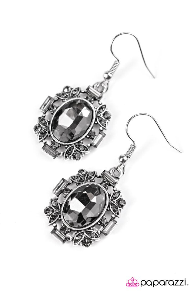 Paparazzi ♥ Timelessly Titanic - Silver ♥ Earrings