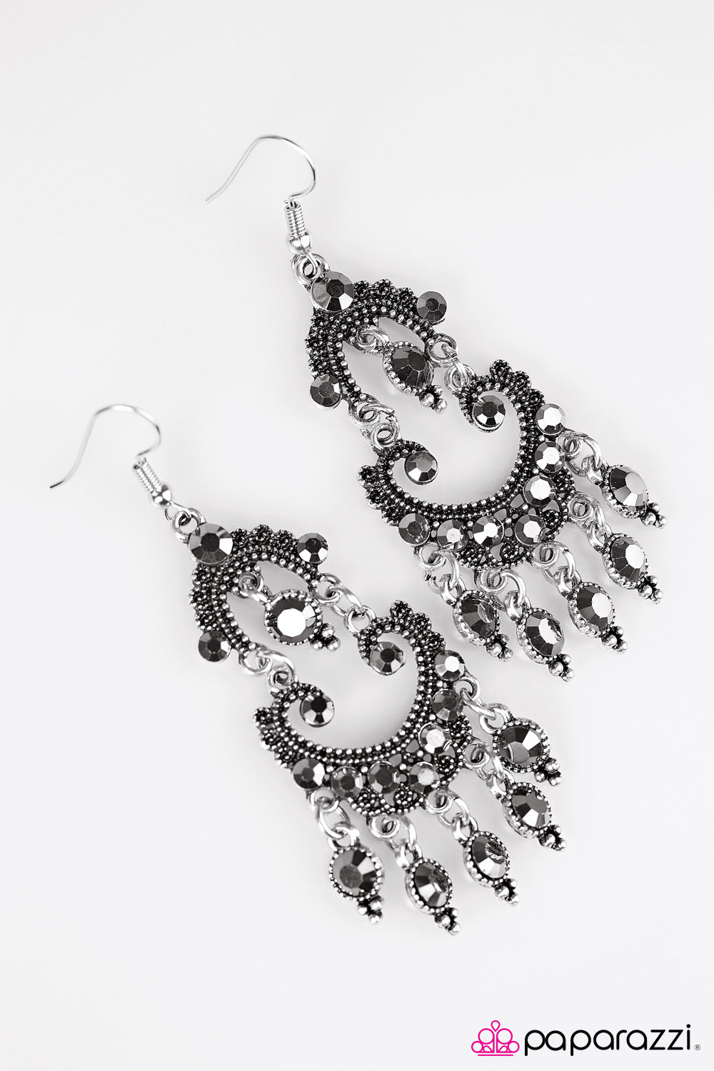 Paparazzi ♥ Stolen Hearts - Silver ♥ Earrings
