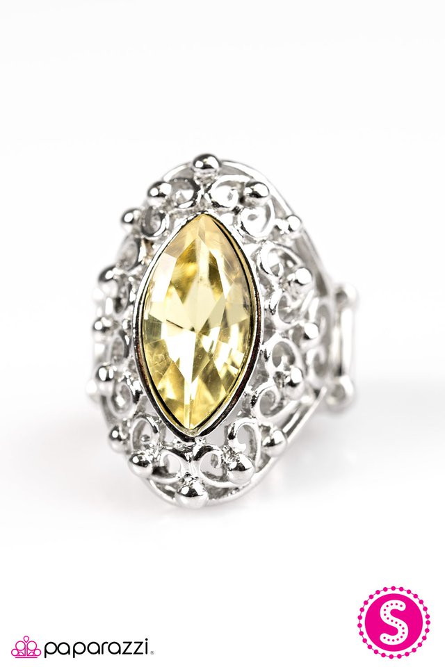 Paparazzi ♥ Champion Sparkle - Yellow ♥ Ring