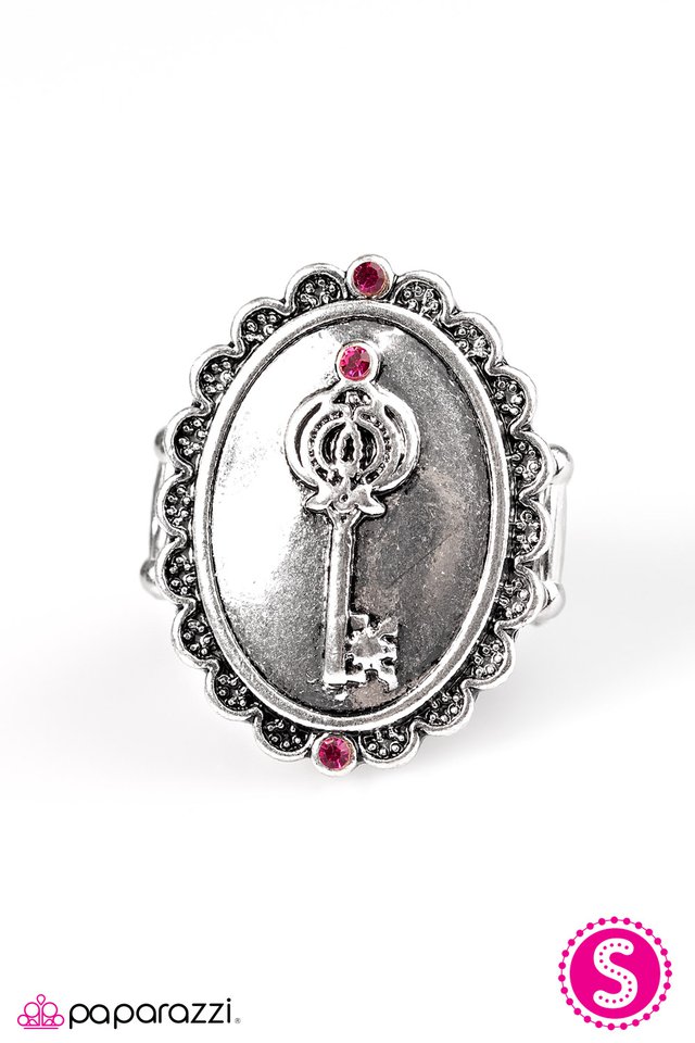 Paparazzi ♥ Master Key - Pink ♥ Ring