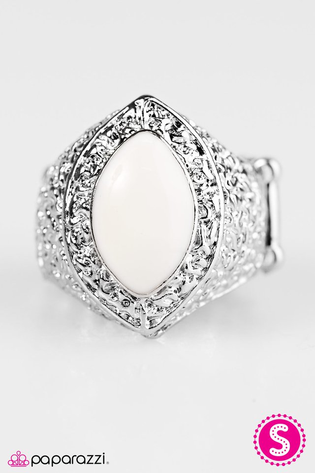 Paparazzi ♥ Summer Vibes - White ♥ Ring