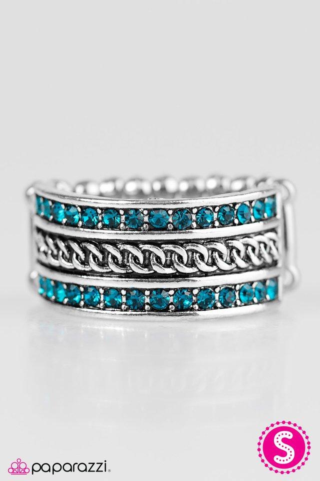 Paparazzi ♥ Chicly Chicago - Blue ♥ Ring