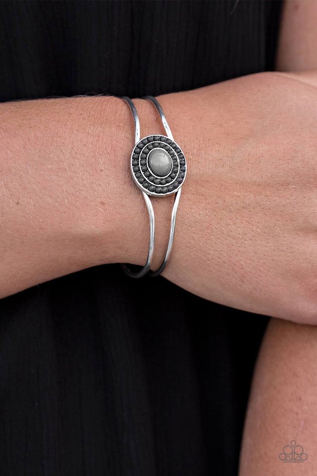 Paparazzi ♥ Spanish Serenade - Silver ♥ Bracelet