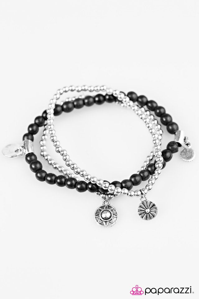 Paparazzi ♥ Bloom Out! - Black ♥ Bracelet-product_sku