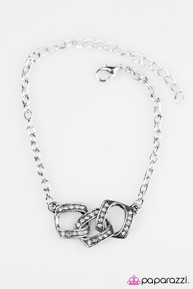 Paparazzi ♥ Urban Retreat - White ♥ Bracelet