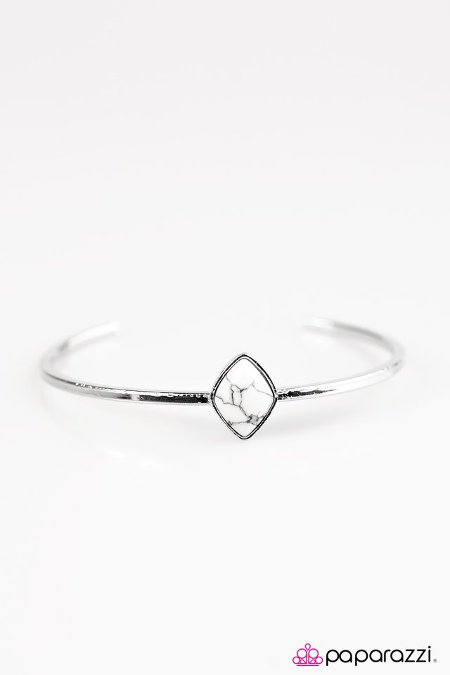 Paparazzi ♥ Sticks and SANDSTONES - White ♥ Bracelet