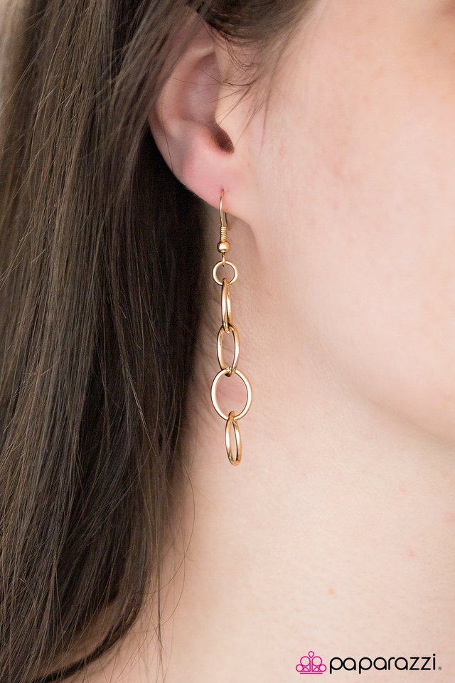 Paparazzi ♥ Abstract Attitude - Gold ♥ Necklace