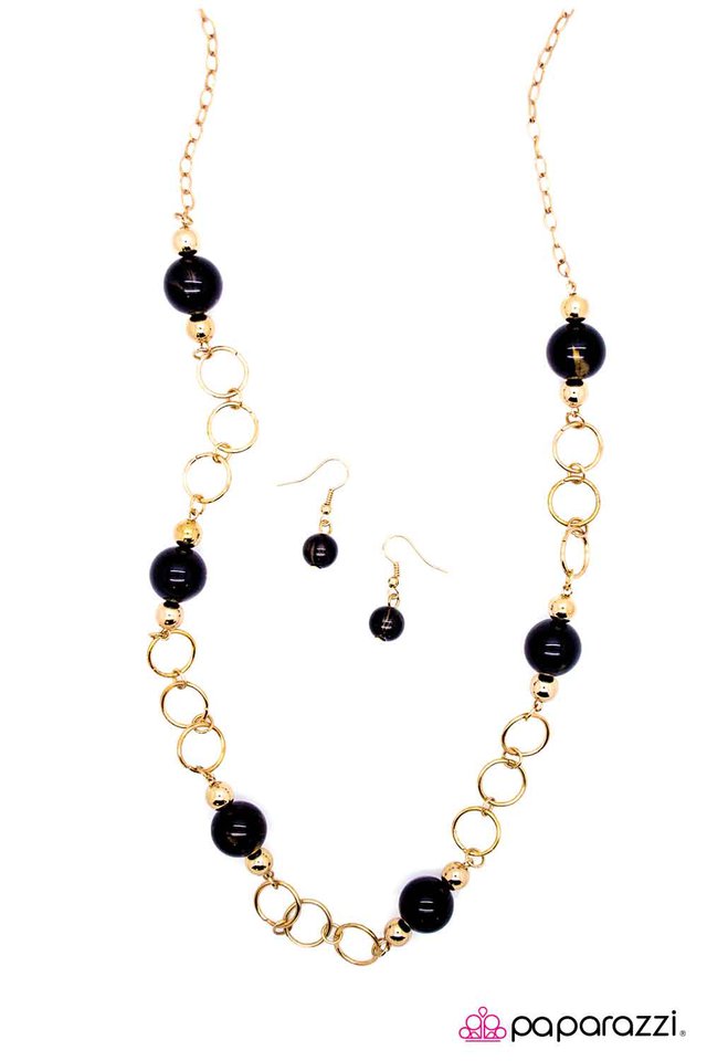 Paparazzi ♥ Dressed to Impress - Black ♥ Necklace