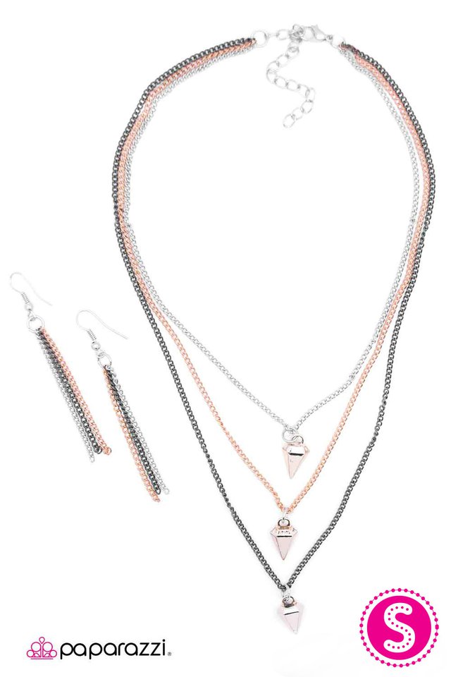 Paparazzi ♥ Shimmer and Spikes - Silver ♥ Necklace