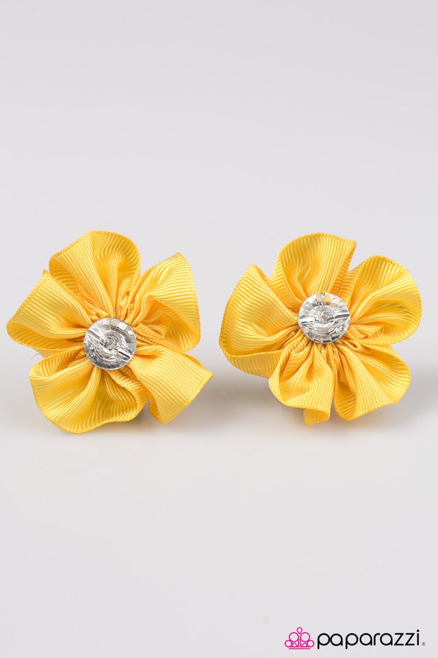 Paparazzi ♥ Tea Garden - Yellow ♥ Hair Clip