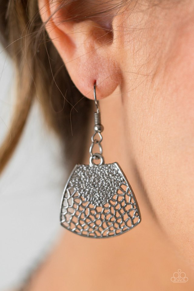 Paparazzi ♥ Command and Conquer - Black ♥ Necklace