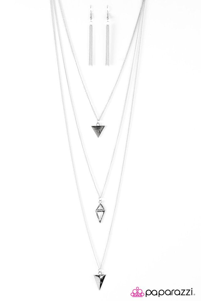 Paparazzi ♥ Keep On TRI-ing - Silver ♥ Necklace