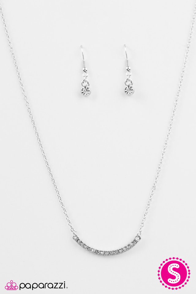 Paparazzi ♥ Divas Night Out - White ♥ Necklace