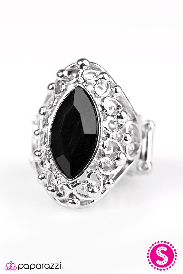 Paparazzi ♥ Champion Sparkle - Black ♥ Ring