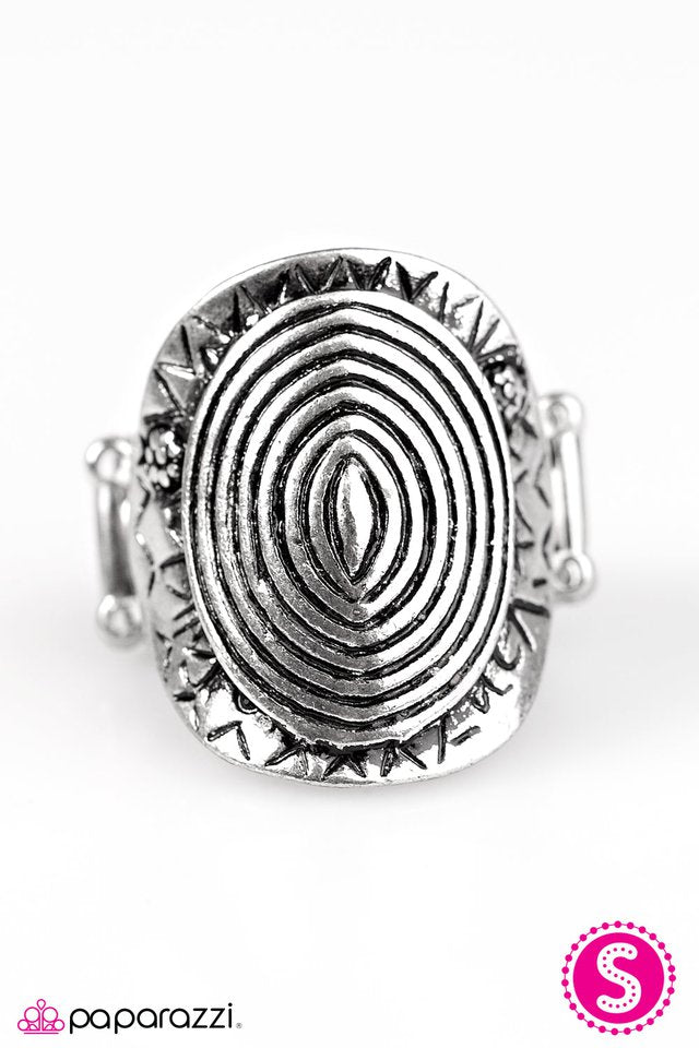 Paparazzi ♥ Its All SUN And Games - Silver ♥ Ring