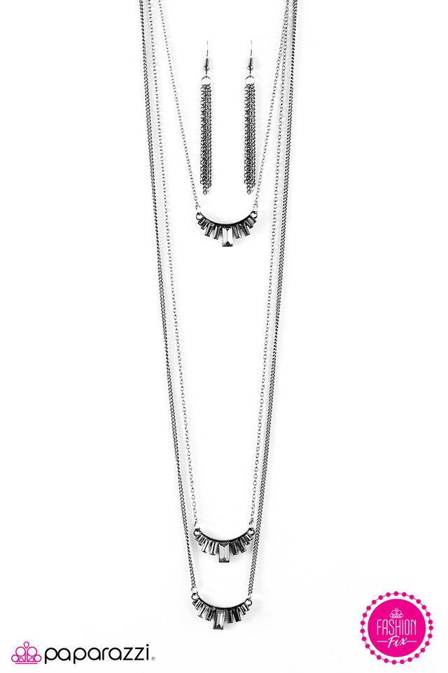 Paparazzi ♥ On DIVA Ground ♥ Necklace