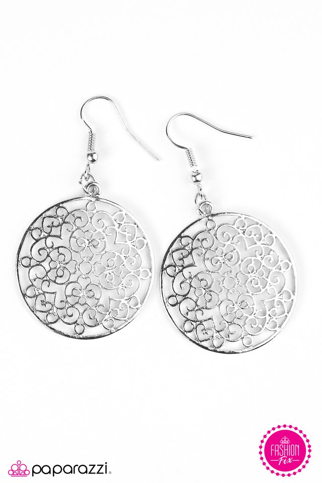 Paparazzi ♥ Fancy Filigree - Silver ♥ Earrings
