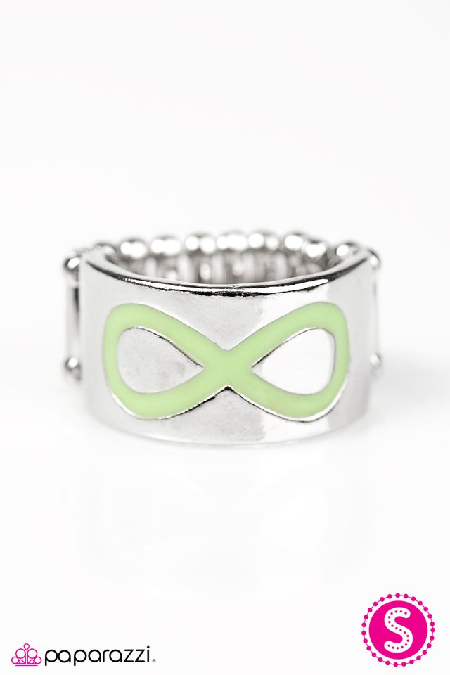 Paparazzi ♥ Timeless Sophistication - Green ♥ Ring