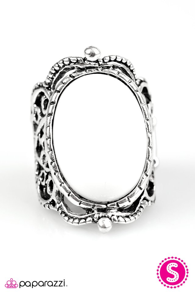 Paparazzi ♥ Fairytales Do Come True - White ♥ Ring