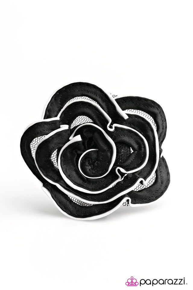 Paparazzi ♥ Secret GARDENIA ♥ Hair Clip