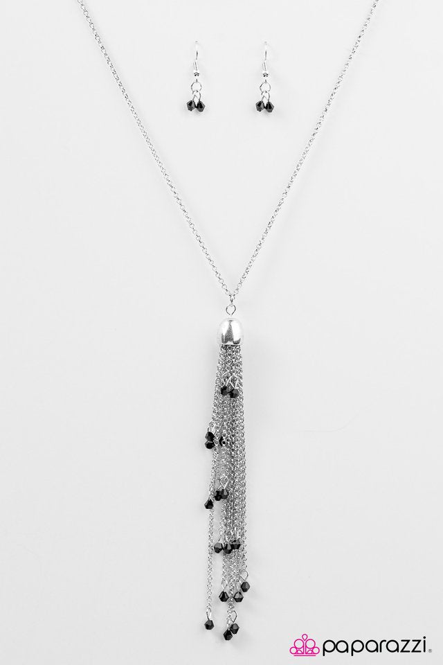 Paparazzi ♥ Comet Chase - Black ♥ Necklace