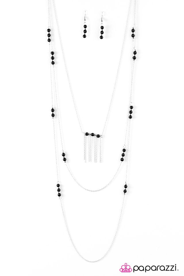 Paparazzi ♥ Pleasant Paradise - Black ♥ Necklace