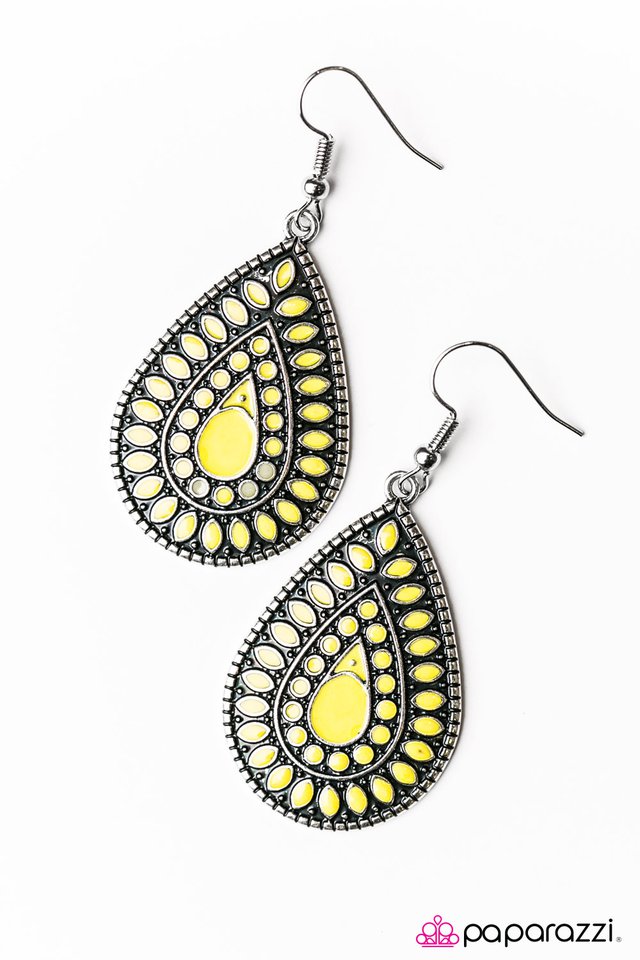 Paparazzi ♥ Raining Rainbows - Yellow ♥ Earrings