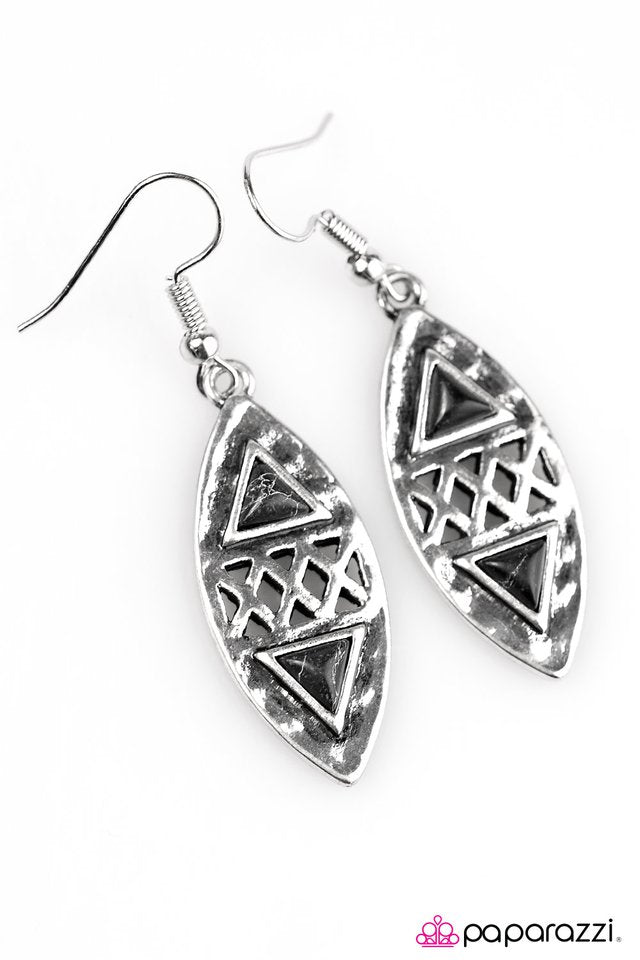 Paparazzi ♥ Beautifully Beastly - Black ♥ Earrings-product_sku