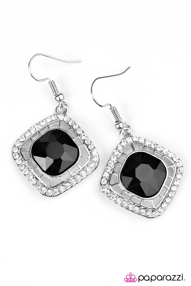 Paparazzi ♥ Its A GLAMs World - Black ♥ Earrings
