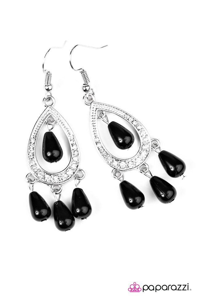 Paparazzi ♥ Glam Challenge - Black ♥ Earrings