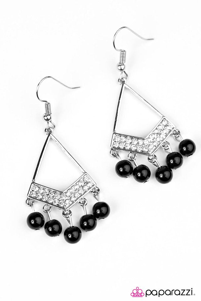 Paparazzi ♥ The GLAM Prize Winner - Black ♥ Earrings