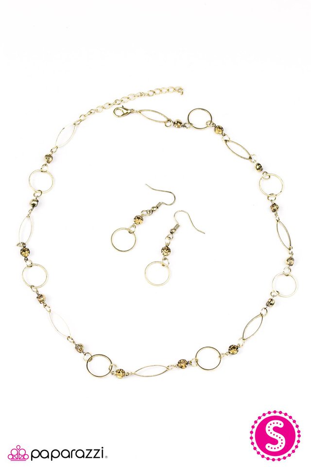 Paparazzi ♥ Follow The Glitter - Brass ♥ Necklace