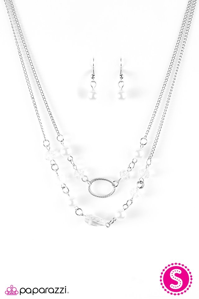 Paparazzi ♥ Romantic Getaway - White ♥ Necklace