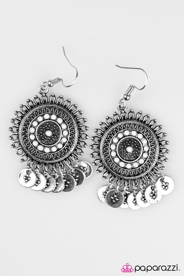 Paparazzi ♥ Sonoran Sunshine - Silver ♥ Earrings