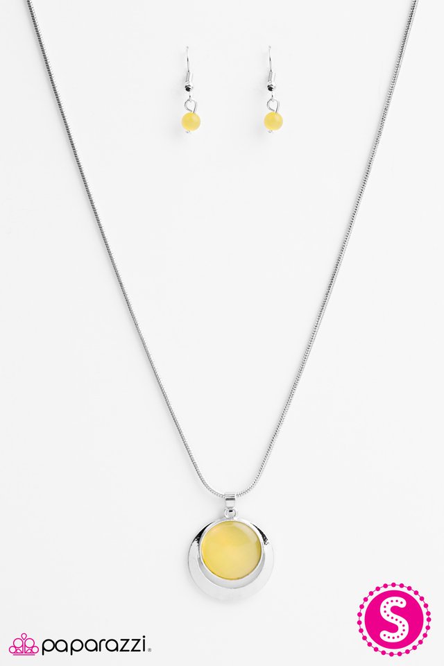 Paparazzi ♥ Lunar Eclipse - Yellow ♥ Necklace