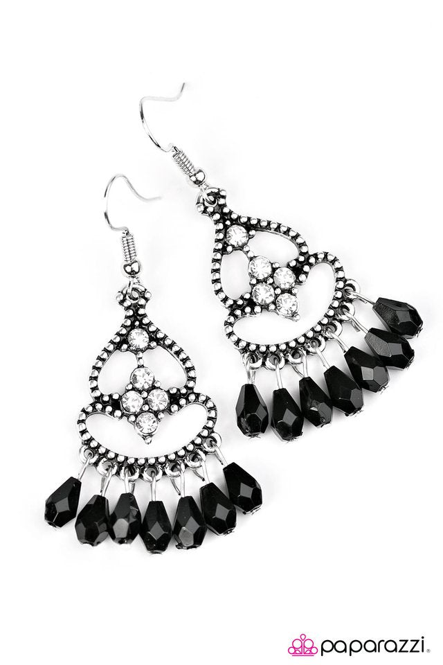 Paparazzi ♥ Aruba Allure - Black ♥ Earrings