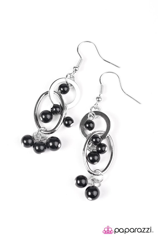 Paparazzi ♥ May All Your Wishes Come True - Black ♥ Earrings